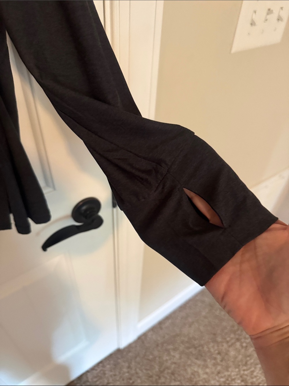 BNWT Old Navy Charcoal Gray Long Sleeve Top - Picture 3 of 6